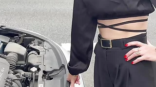 Helping a girl with anal on the road